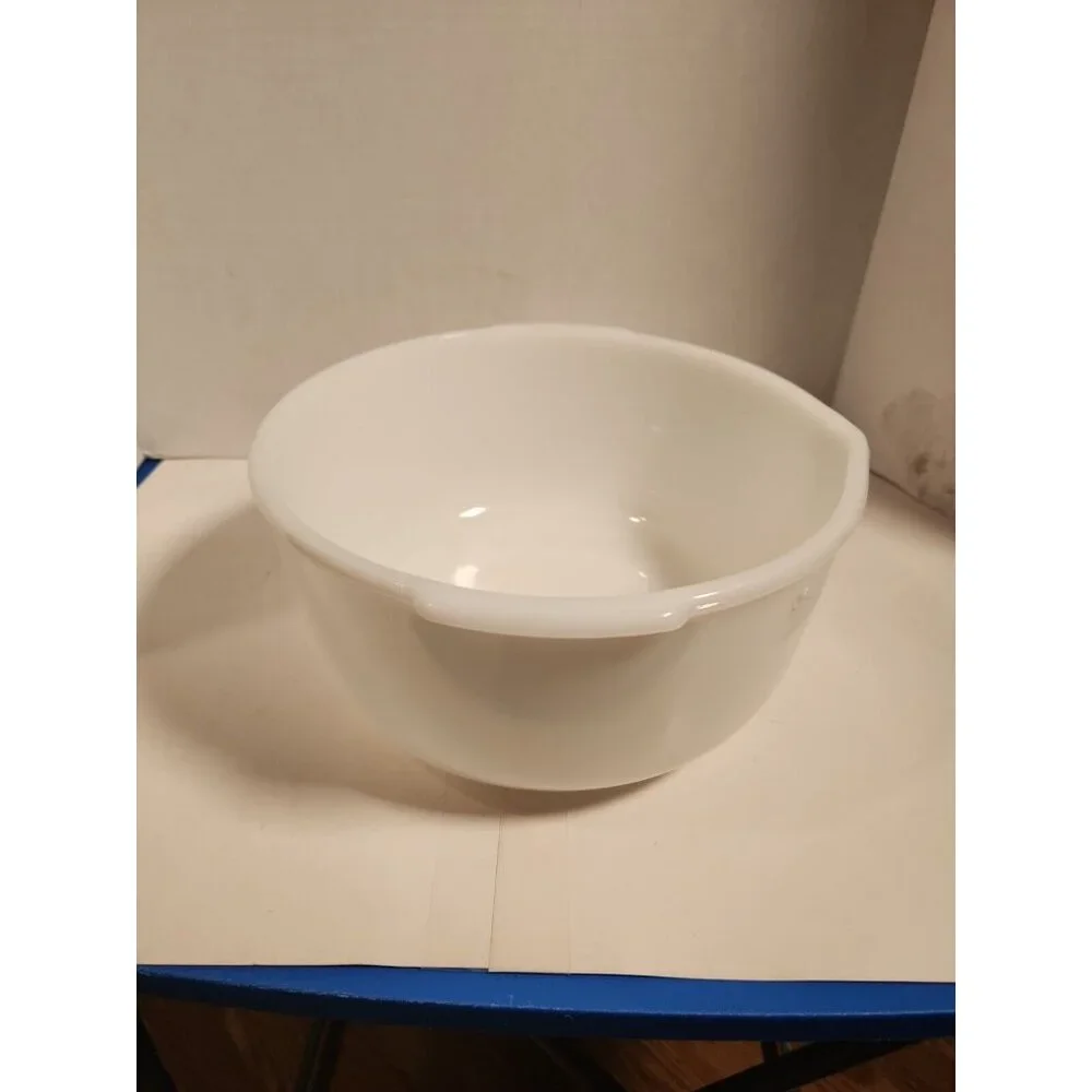 Vintage‎ Fire King Mixing Bowl  for Sunbeam White Milk Glass Spouted BAKING